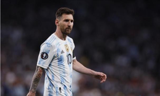 9月4日豆二期货收盘下跌0.4%，报3715元